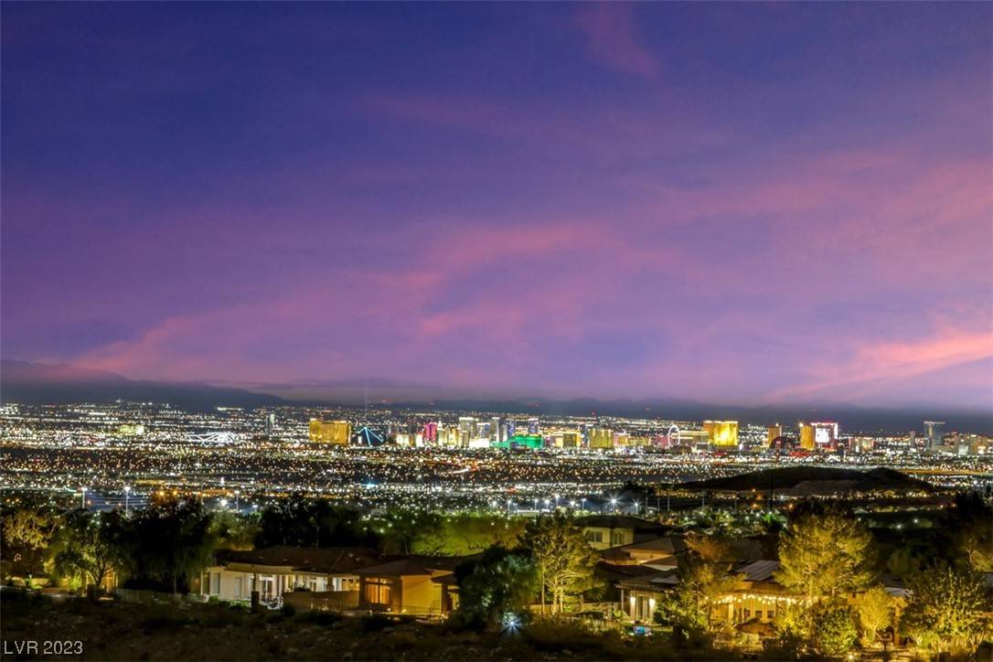 Henderson, NV 89052,9 Yorkridge CT