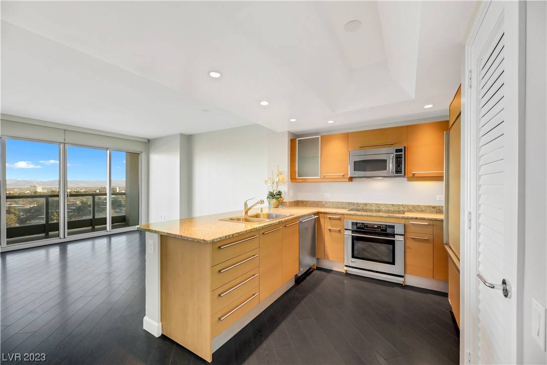Las Vegas, NV 89109,322 Karen AVE #1205
