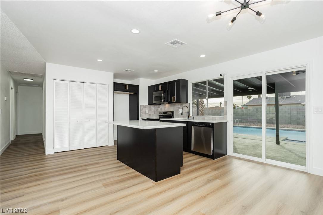 Las Vegas, NV 89108,5709 Condor AVE