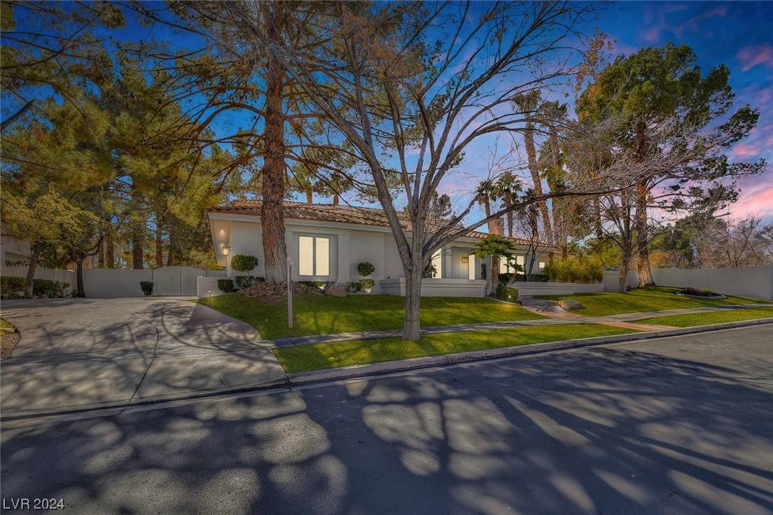 Henderson, NV 89074,2204 Versailles CT