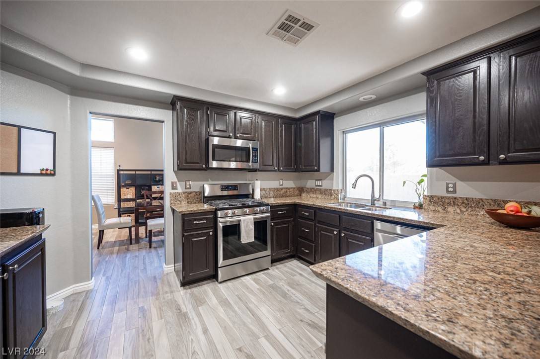 Henderson, NV 89014,252 Helmsdale DR