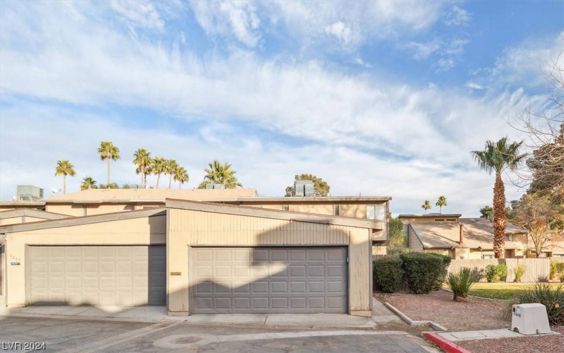 Las Vegas, NV 89121,4281 White Sands AVE