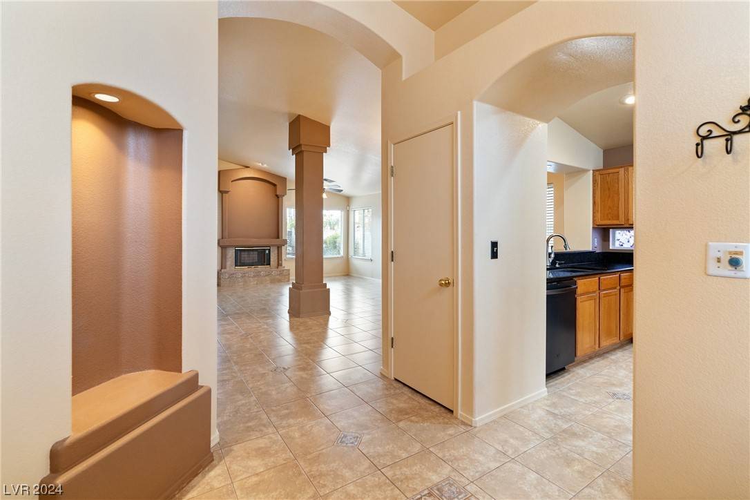 North Las Vegas, NV 89031,5009 Monte Del Sol LN