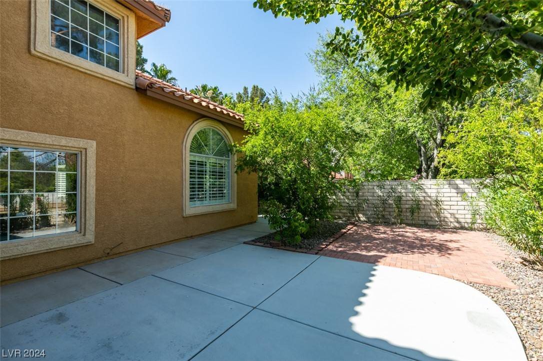 Henderson, NV 89014,39 Pheasant Ridge DR