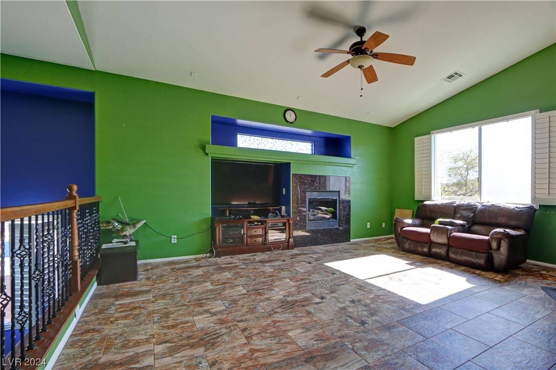 Las Vegas, NV 89141,5003 Echo Shire AVE