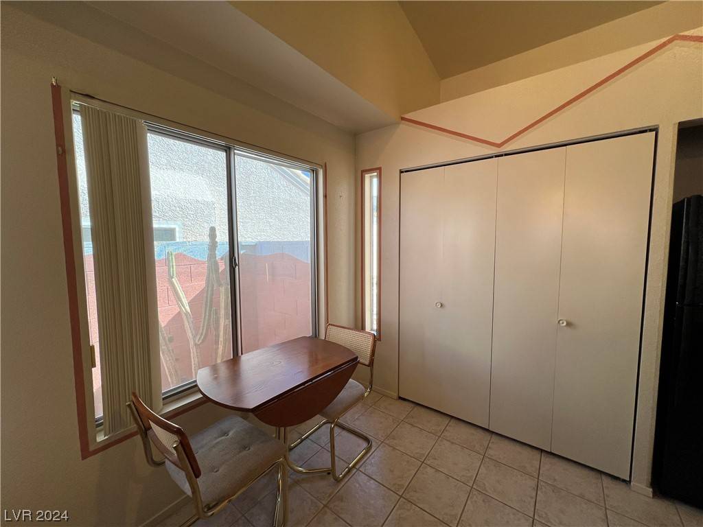 Las Vegas, NV 89117,9528 Lazy River DR