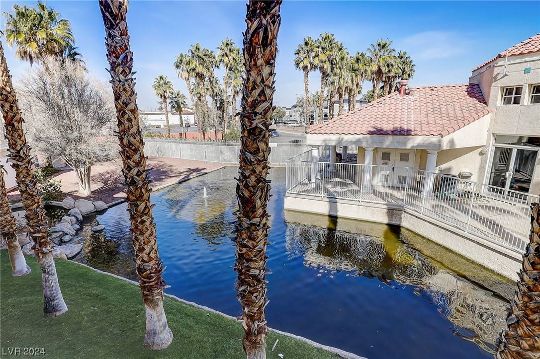 Las Vegas, NV 89118,5000 Red Rock ST #211