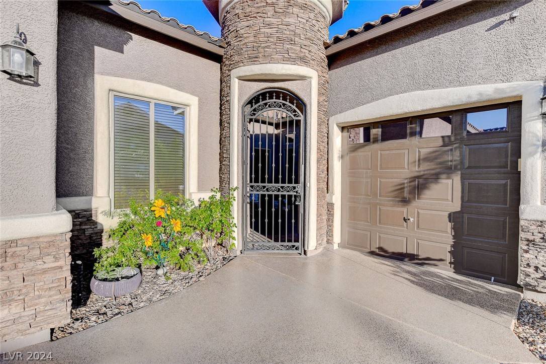 Las Vegas, NV 89139,7682 Rafter CT