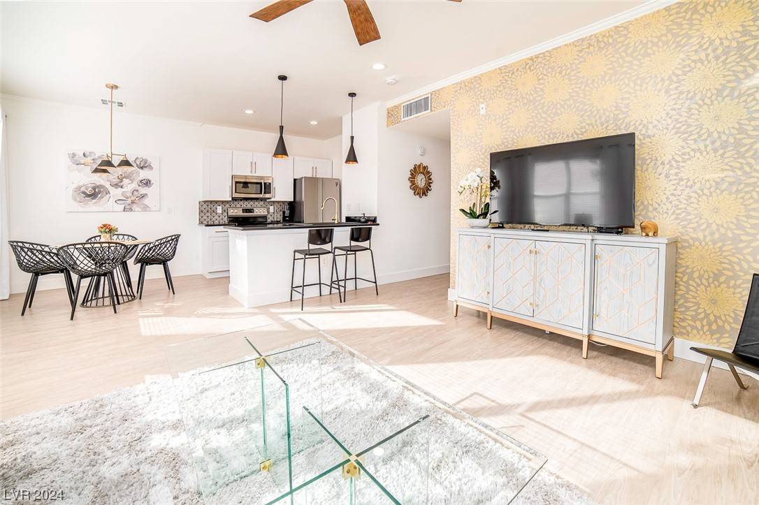 Henderson, NV 89052,2900 Sunridge Heights Pkwy #417
