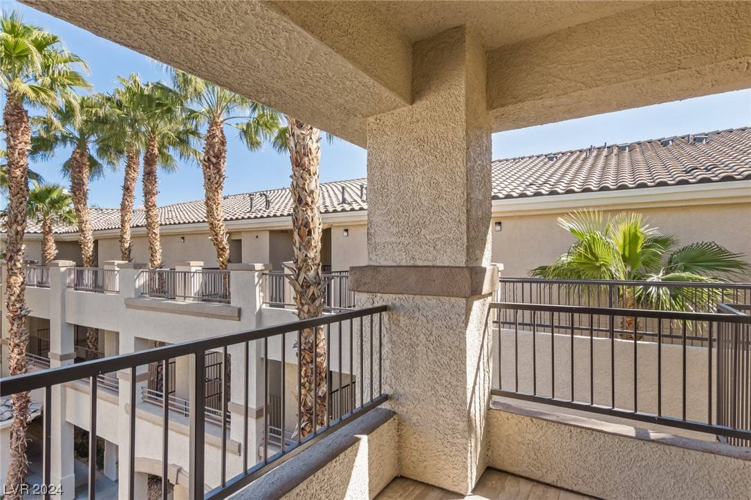 Las Vegas, NV 89113,7143 S Durango DR #303
