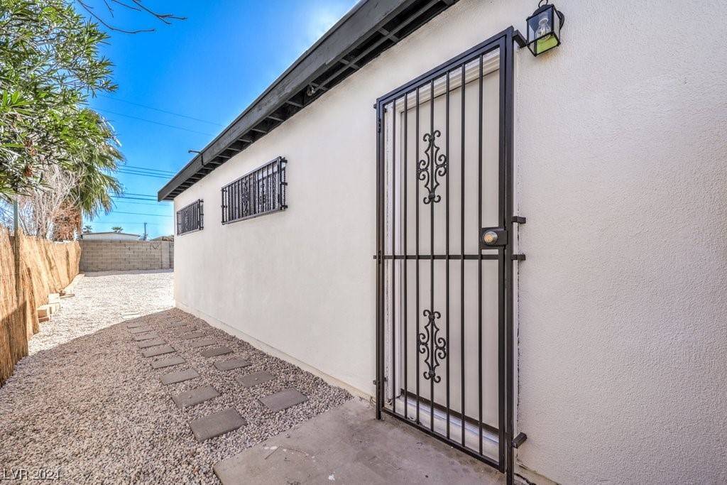 Las Vegas, NV 89104,3677 Waikiki AVE