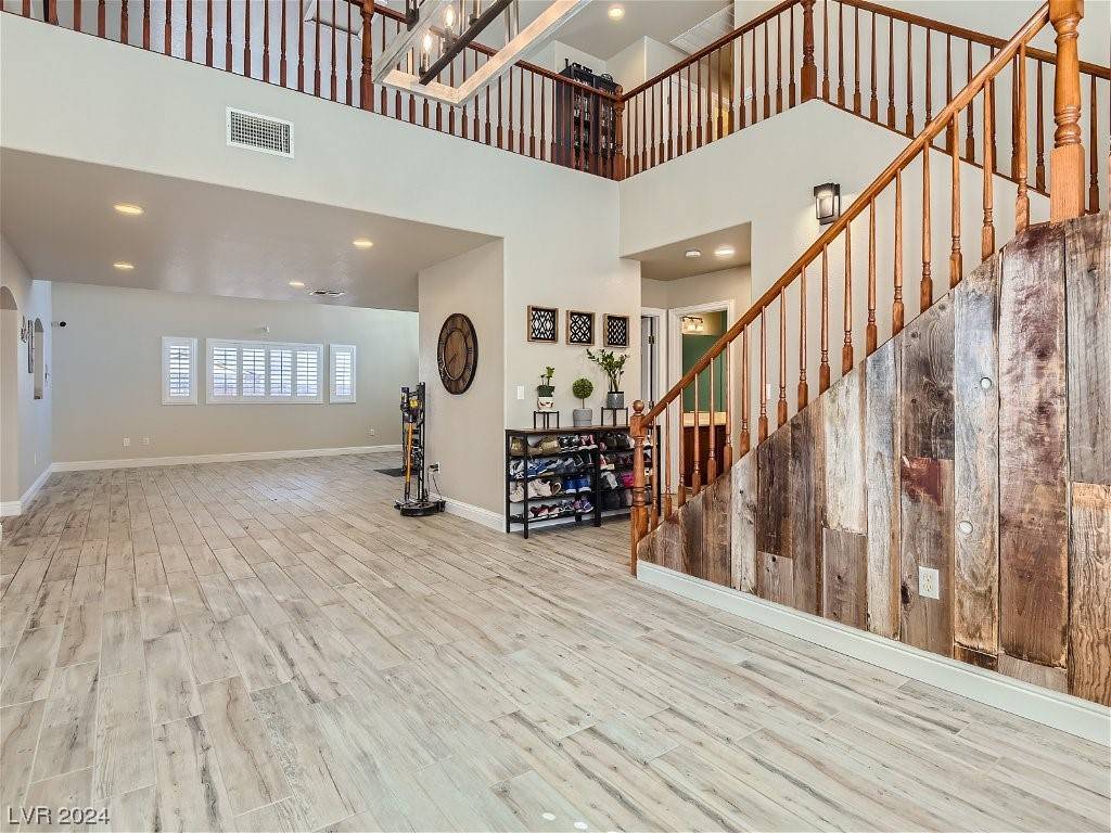 Las Vegas, NV 89113,5387 Valley Wells WAY