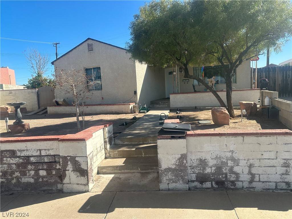 Henderson, NV 89015,692 Blackmore DR