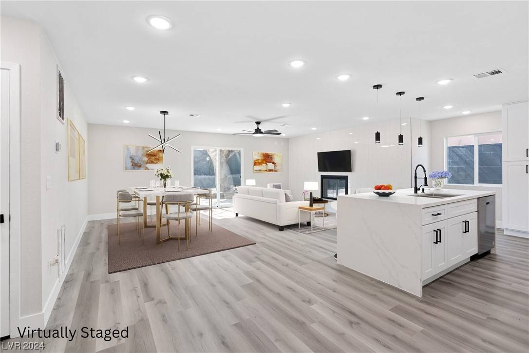 Las Vegas, NV 89146,5405 Mountain View DR