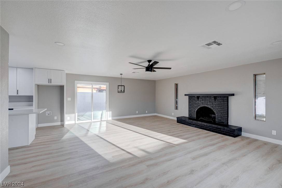 Las Vegas, NV 89115,4433 El Tovar RD