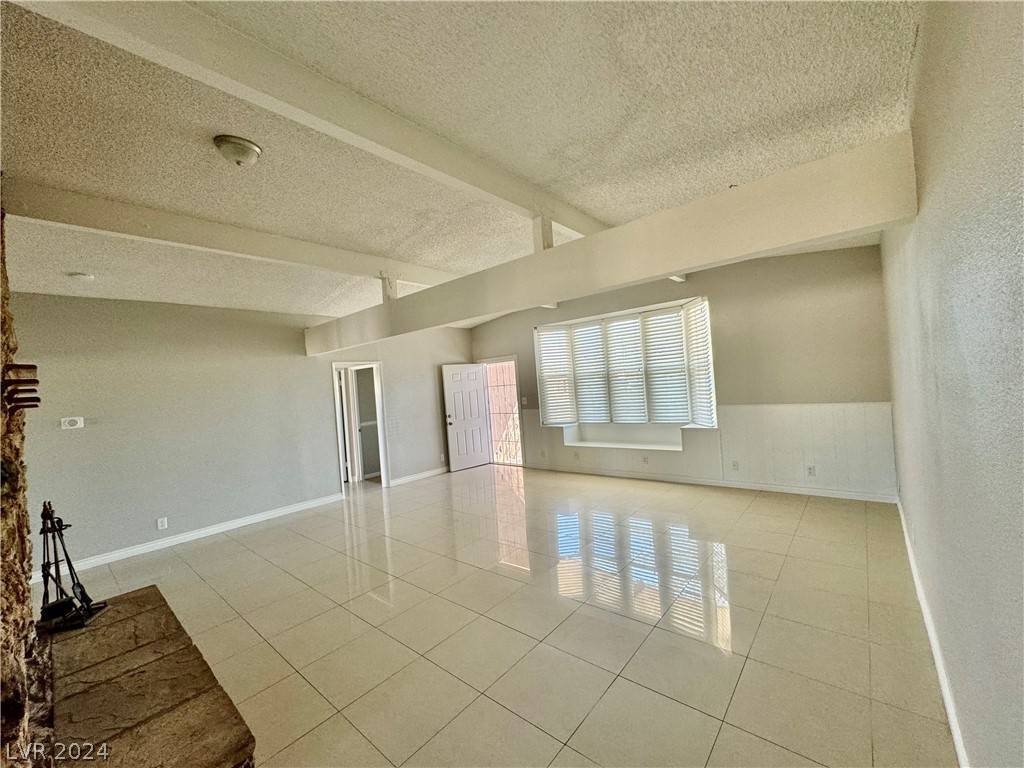 Las Vegas, NV 89107,6200 Lawton AVE