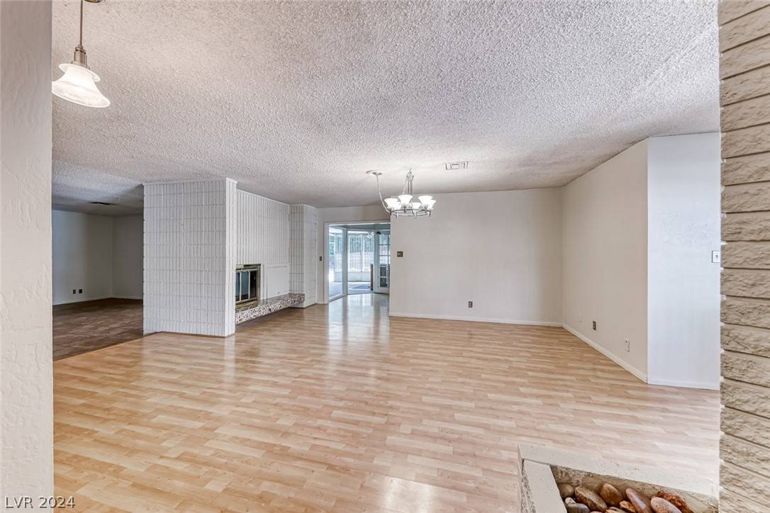 Las Vegas, NV 89102,3021 Mason AVE