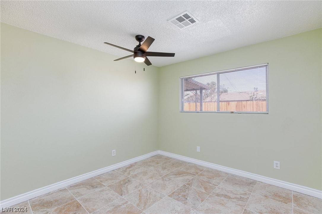 Las Vegas, NV 89108,5904 Gordon AVE