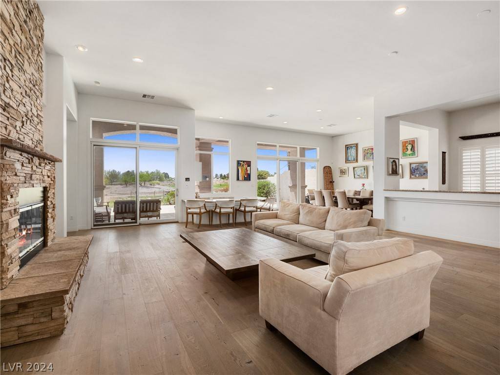Las Vegas, NV 89144,9413 Canyon Mesa DR