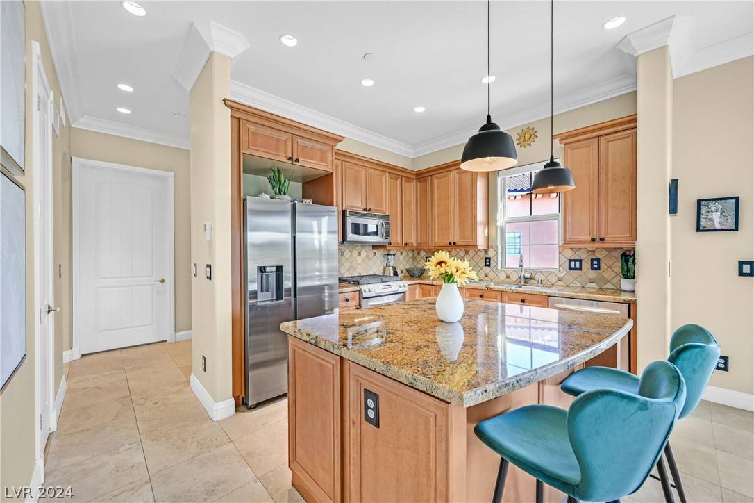 Henderson, NV 89011,32 Via Vasari #101