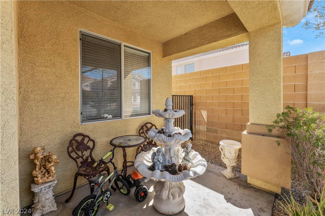Las Vegas, NV 89148,140 Macoby Run ST