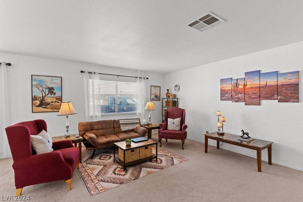 Henderson, NV 89015,733 Tawney Eagle ST