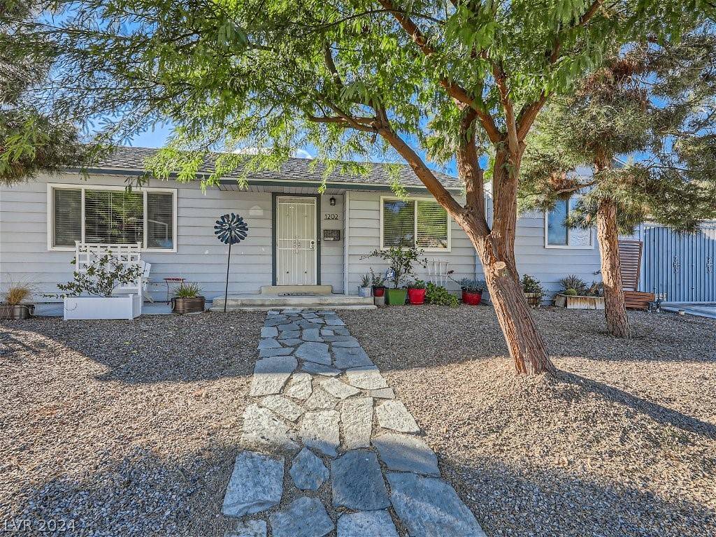 Las Vegas, NV 89104,1202 S 16th ST