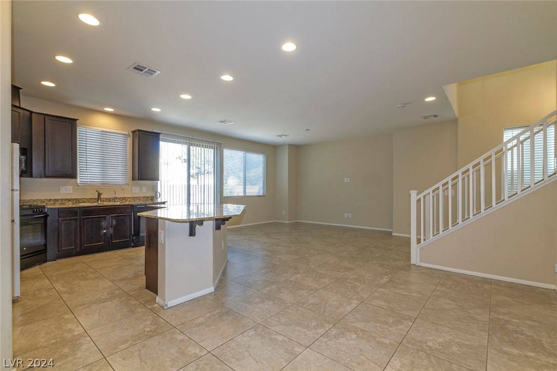 Las Vegas, NV 89139,6124 Carter Caves AVE