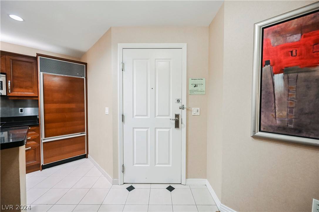 Las Vegas, NV 89109,145 E HARMON AVE #2208