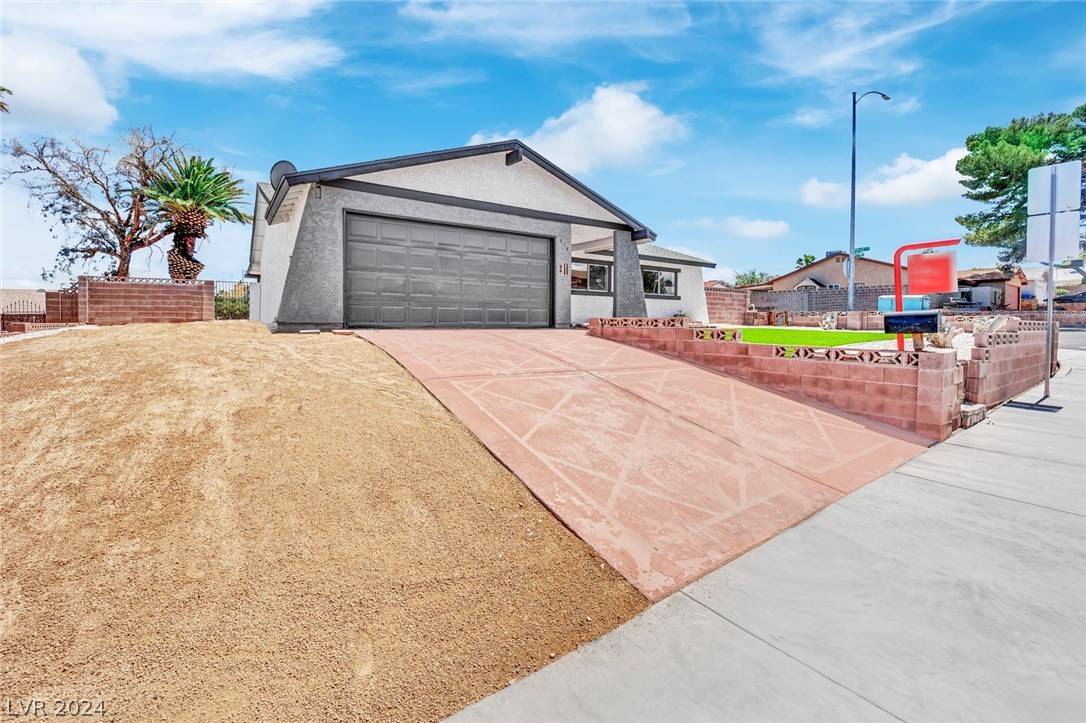 Henderson, NV 89002,715 Greenway RD