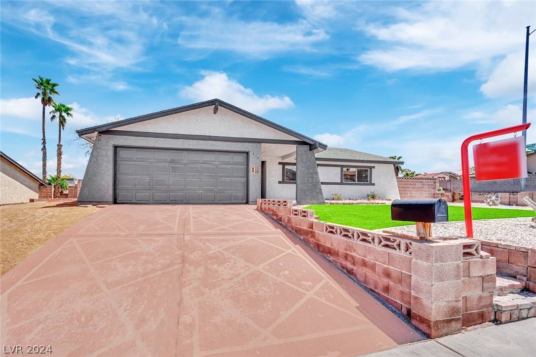 Henderson, NV 89002,715 Greenway RD