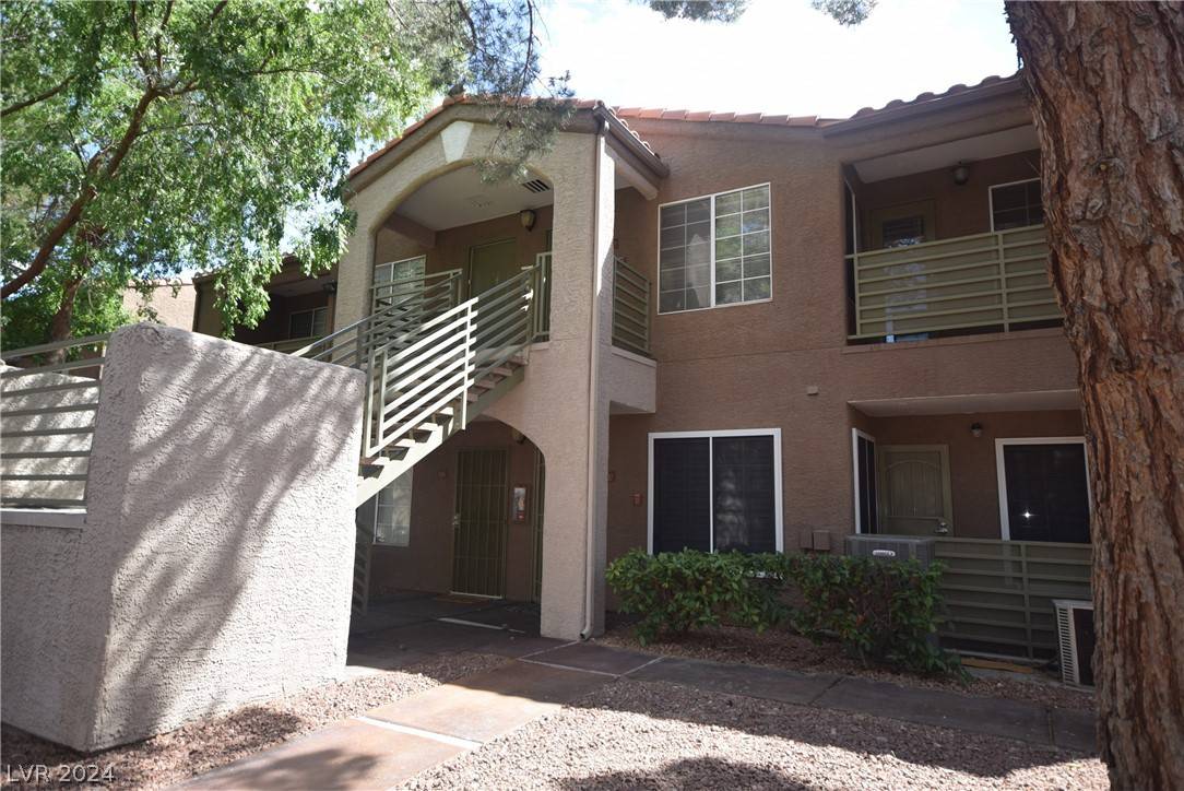 Las Vegas, NV 89128,2121 Sealion DR #207