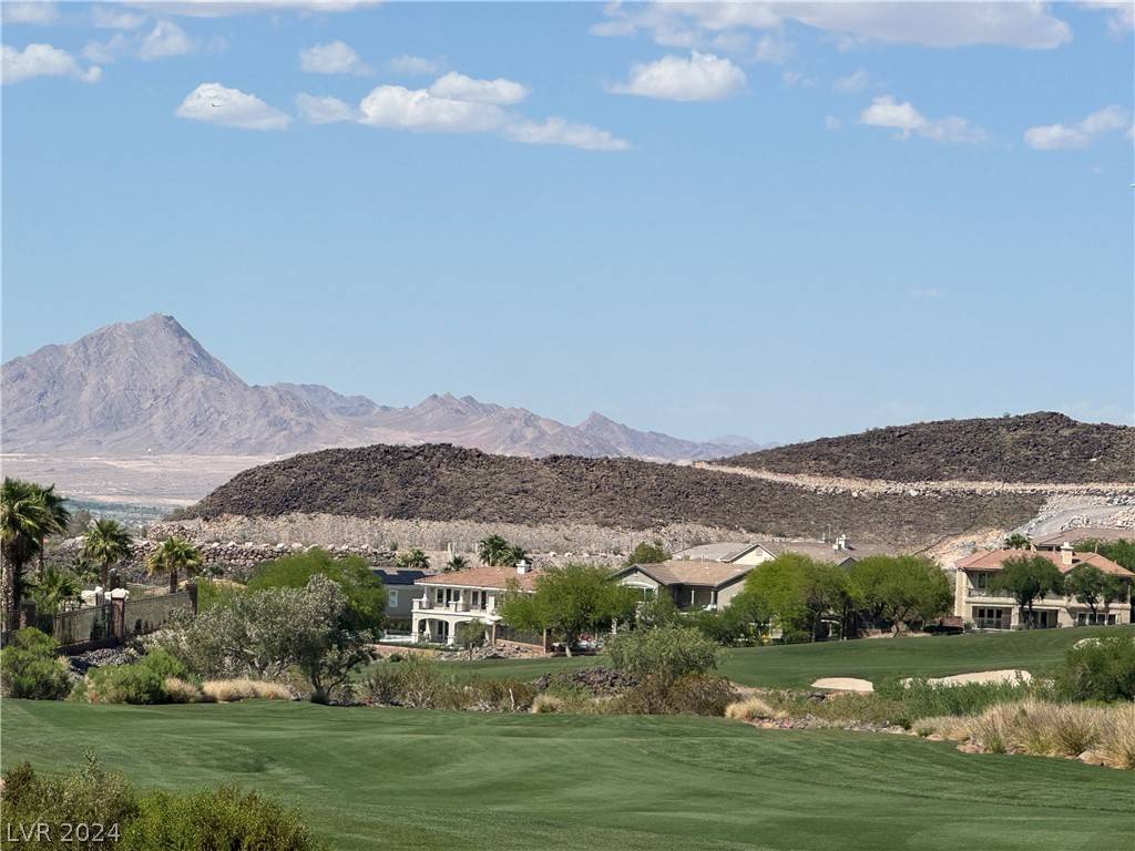 Henderson, NV 89012,348 Unicorn Hills DR