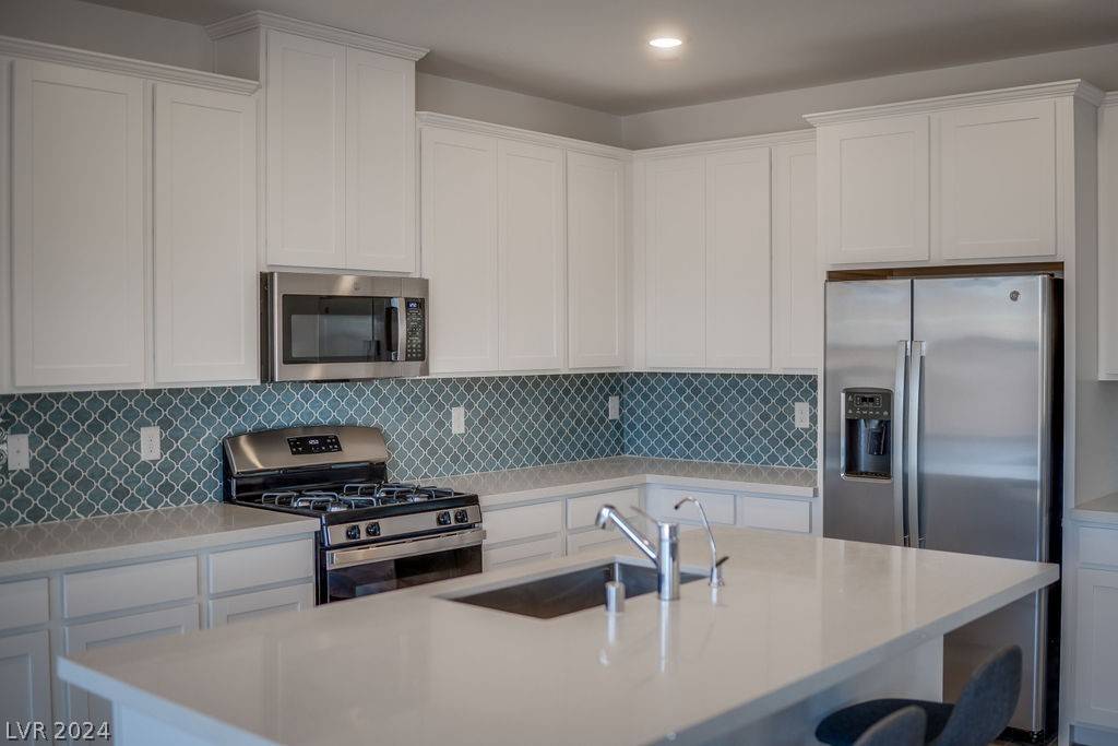 Henderson, NV 89015,276 Mount Williamson ST