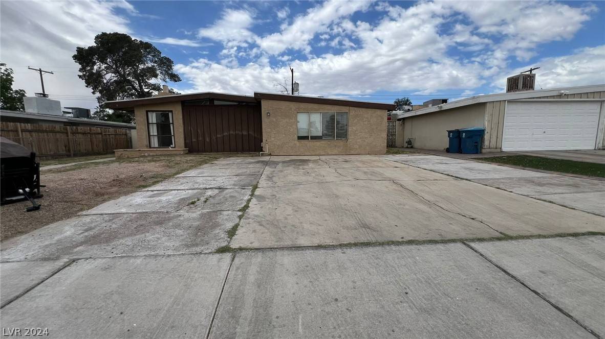 Las Vegas, NV 89107,213 Upland BLVD