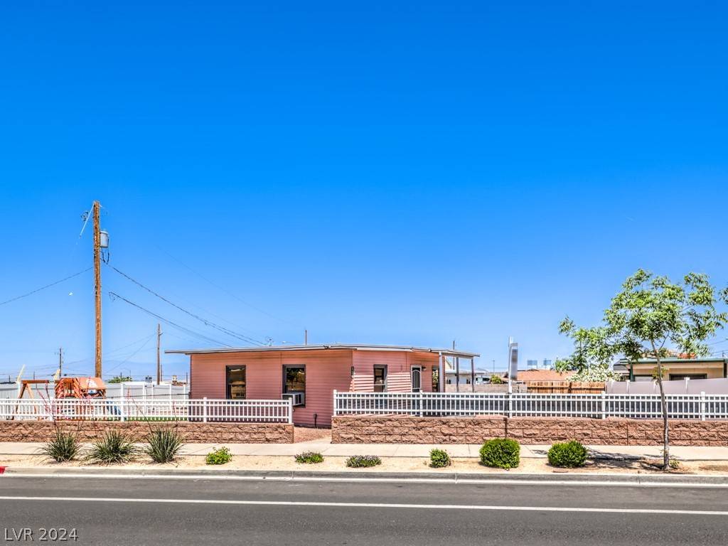 Henderson, NV 89015,116 W Basic RD