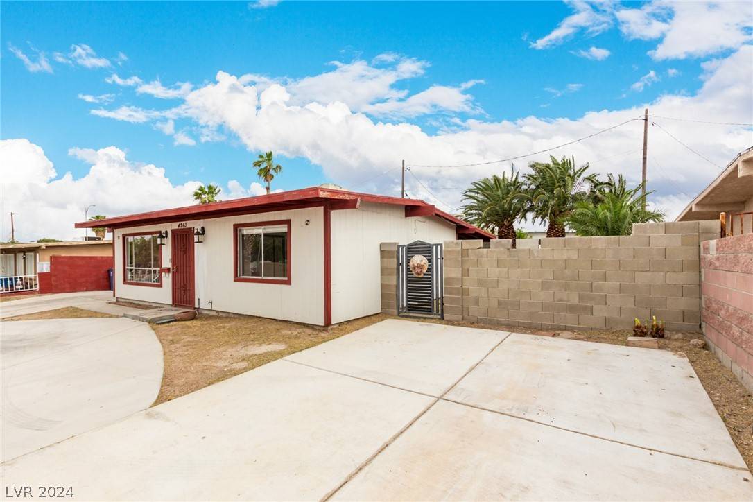 Las Vegas, NV 89121,4263 Parkdale AVE