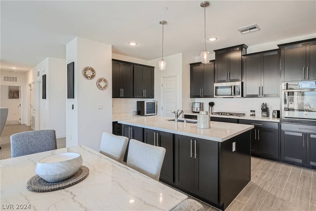 Henderson, NV 89052,2555 Hampton RD #11208