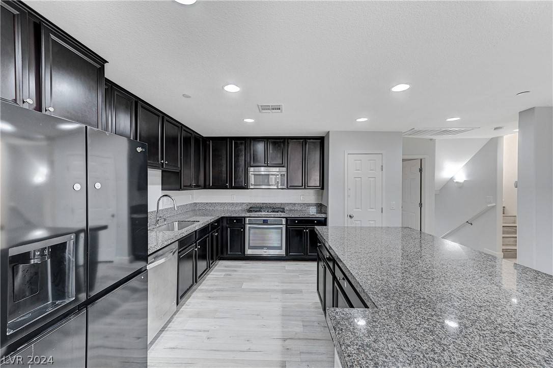 Henderson, NV 89074,1525 Spiced Wine AVE #24104