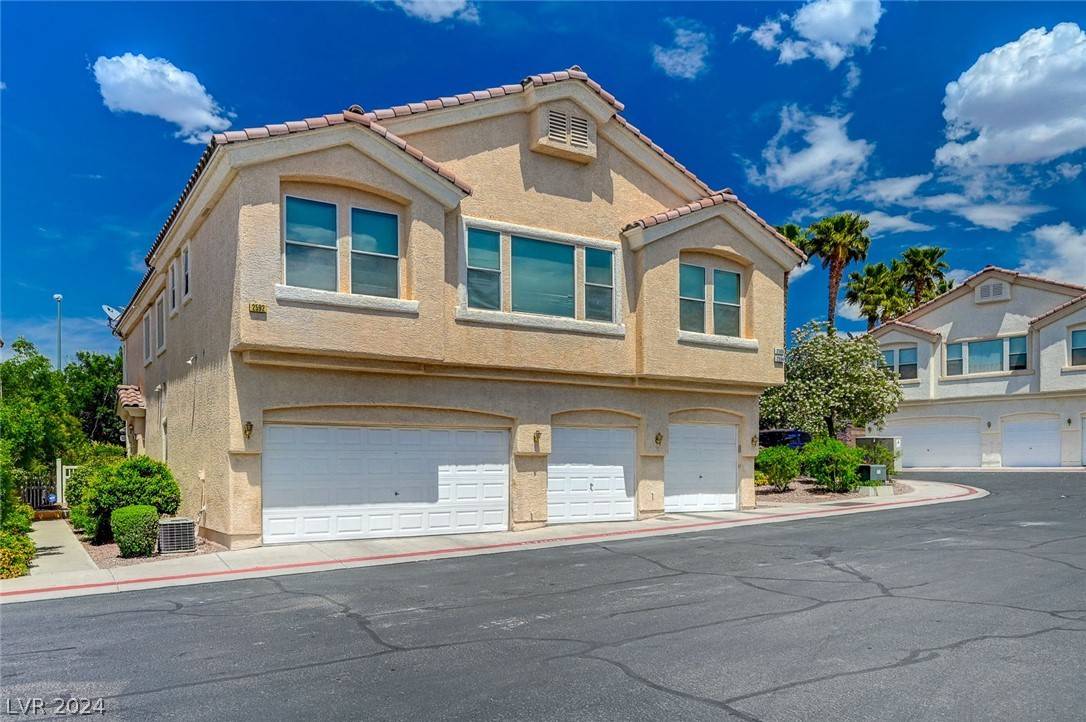 Henderson, NV 89002,2592 Alias Smith DR