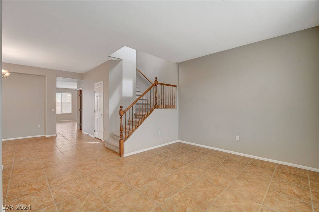 Henderson, NV 89002,656 Sunrise Lake PL