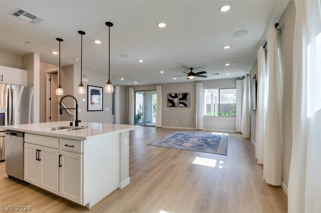 Las Vegas, NV 89138,11528 Desert Hollow AVE