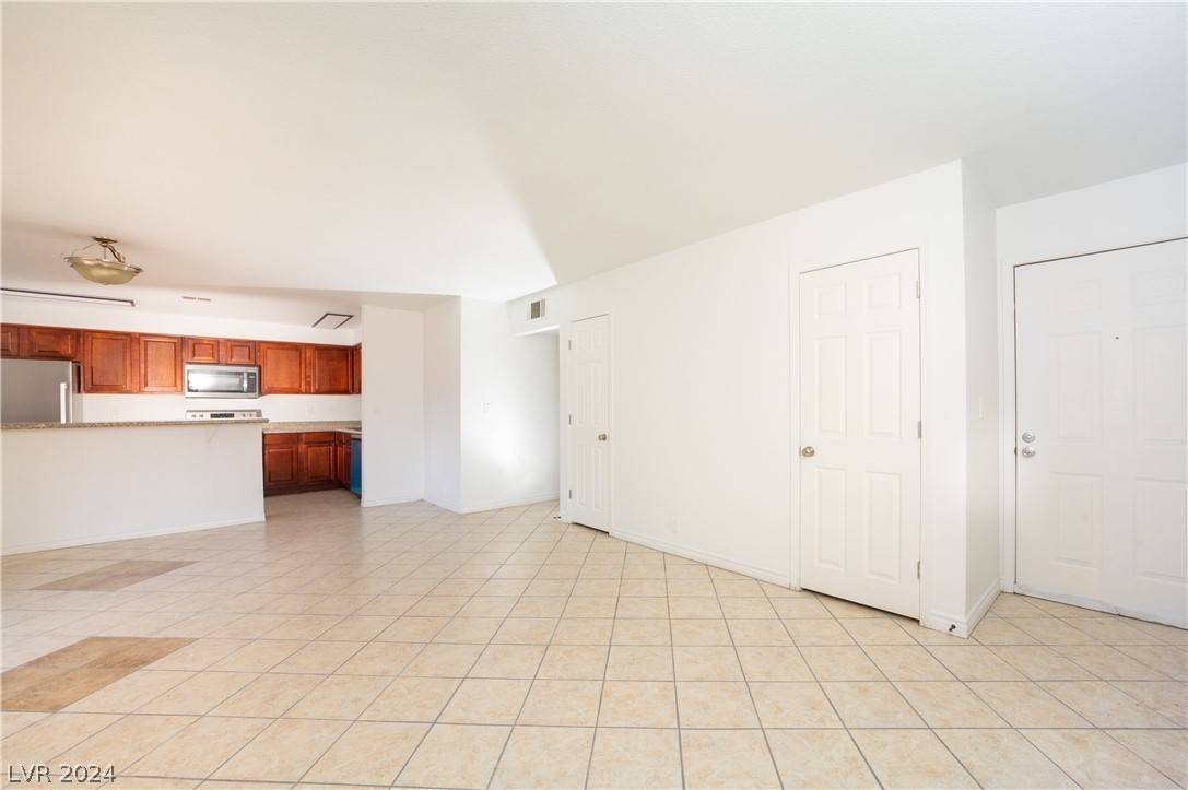 Las Vegas, NV 89103,4381 Alexis DR #330
