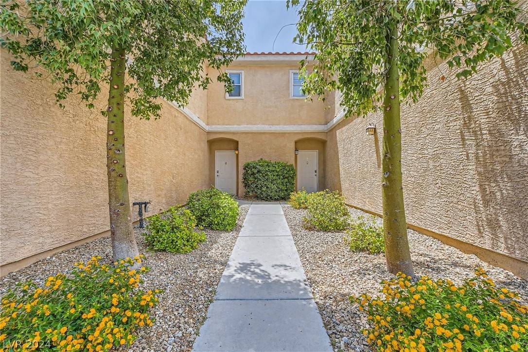 Henderson, NV 89012,251 S Green Valley Pkwy #5012