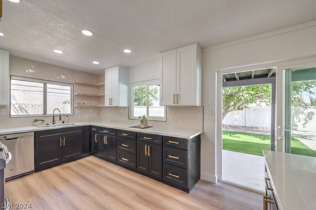 Las Vegas, NV 89121,2958 Topaz ST