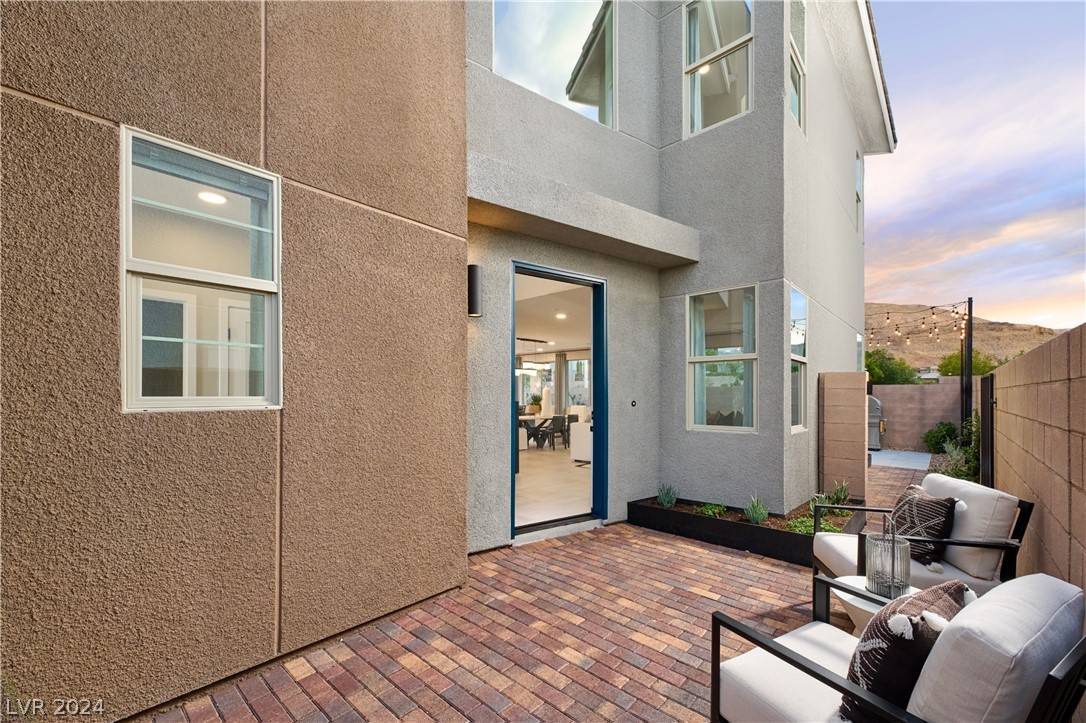 Las Vegas, NV 89148,6113 Redstone Hills DR