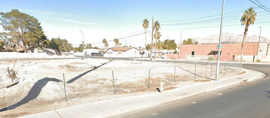 Las Vegas, NV 89104,Louise ST