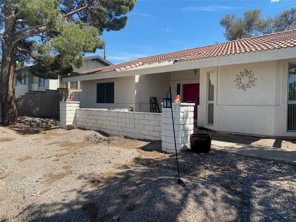 Henderson, NV 89015,611 E Fairway RD