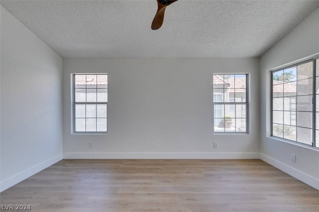 Las Vegas, NV 89108,6372 Moonmist AVE