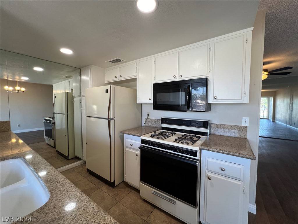 Las Vegas, NV 89169,1390 Vegas Valley DR #36